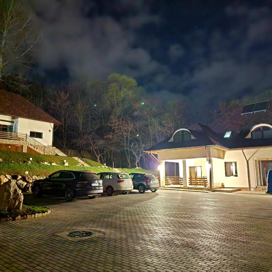 Provence Suceava Hotel Екстериор снимка