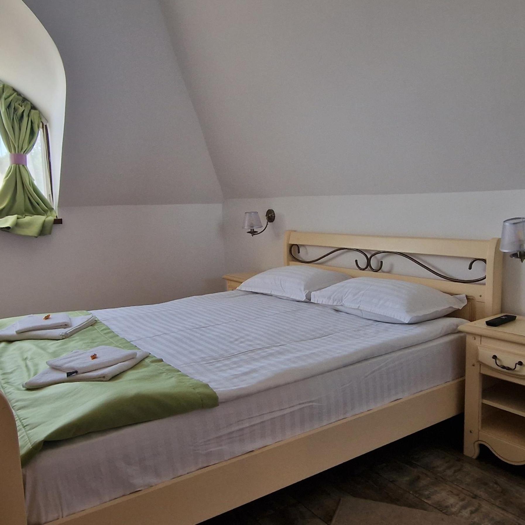 Provence Suceava Hotel Екстериор снимка