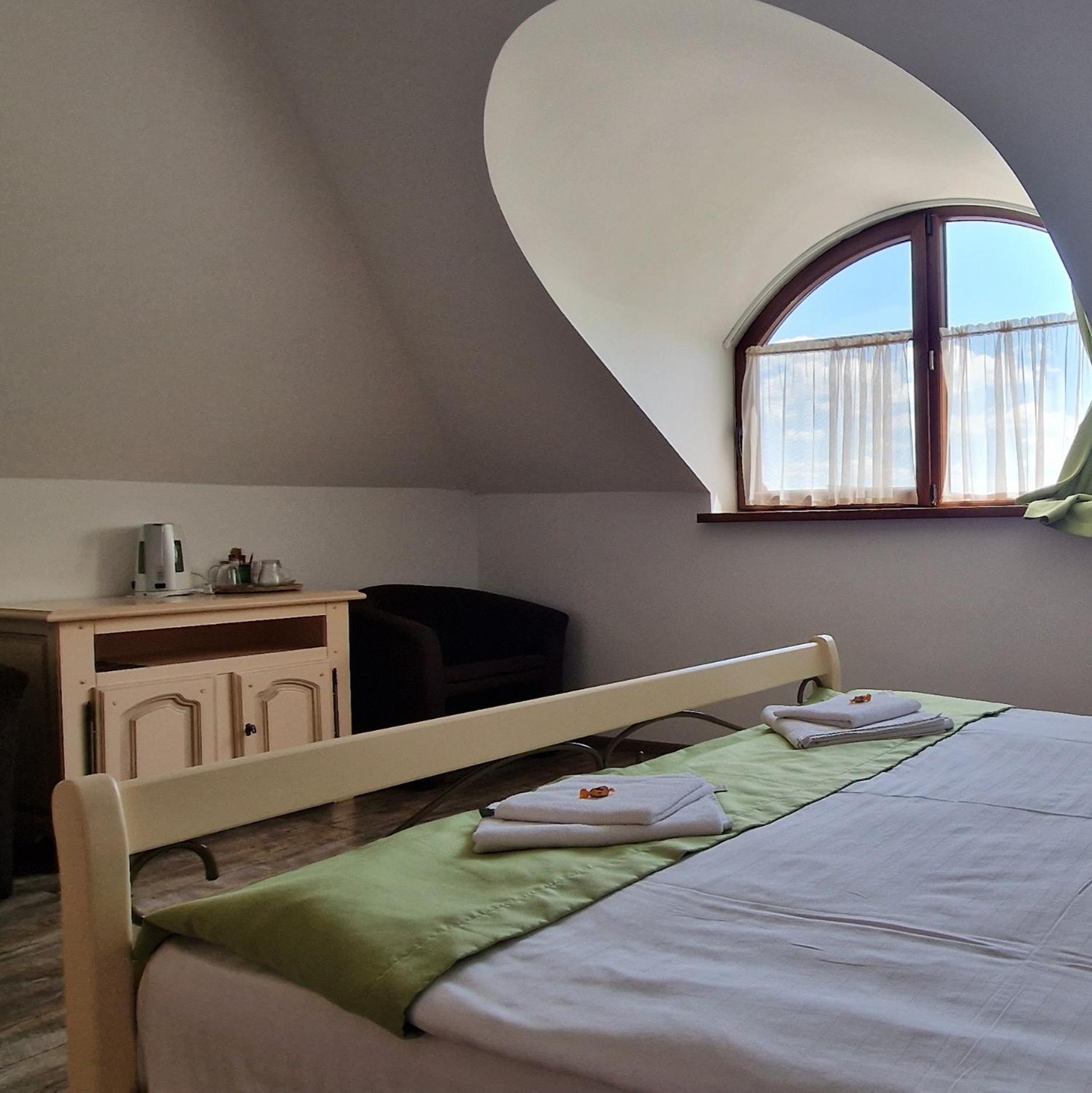 Provence Suceava Hotel Екстериор снимка