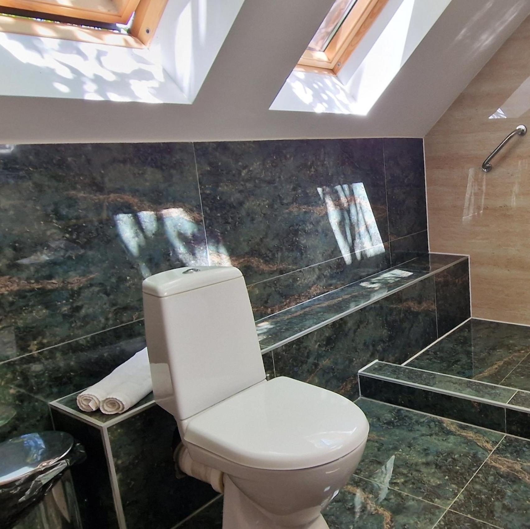 Provence Suceava Hotel Екстериор снимка