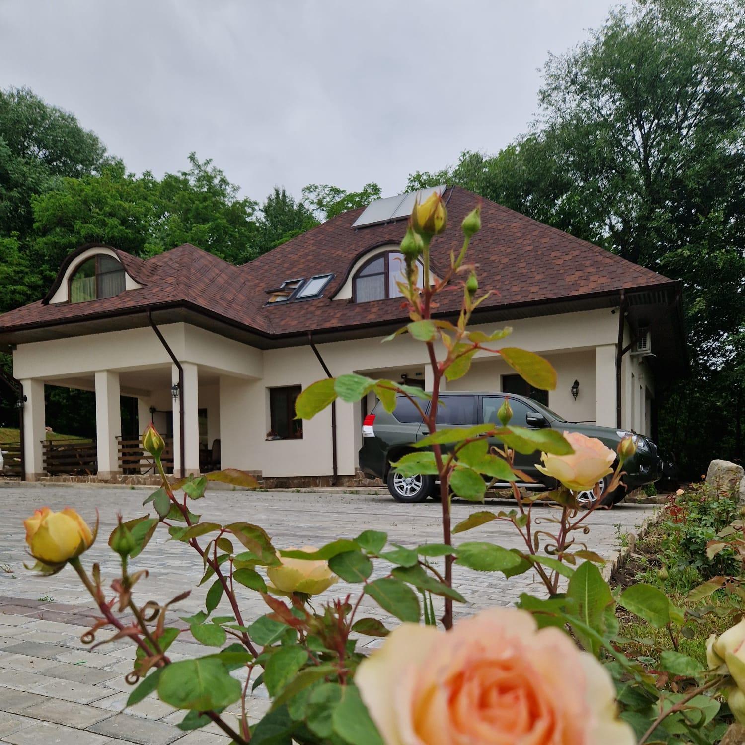Provence Suceava Hotel Екстериор снимка